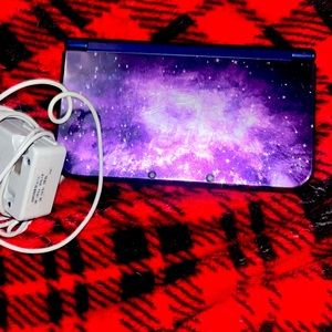 New Nintendo 3DS XL 🩷 Includes: Charger, and Pen
